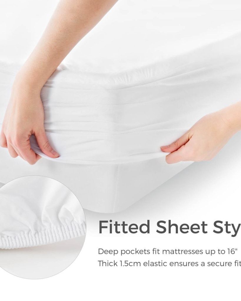 Terry polyester Waterproof Mattress Protector In White Color With Elastic Fitting