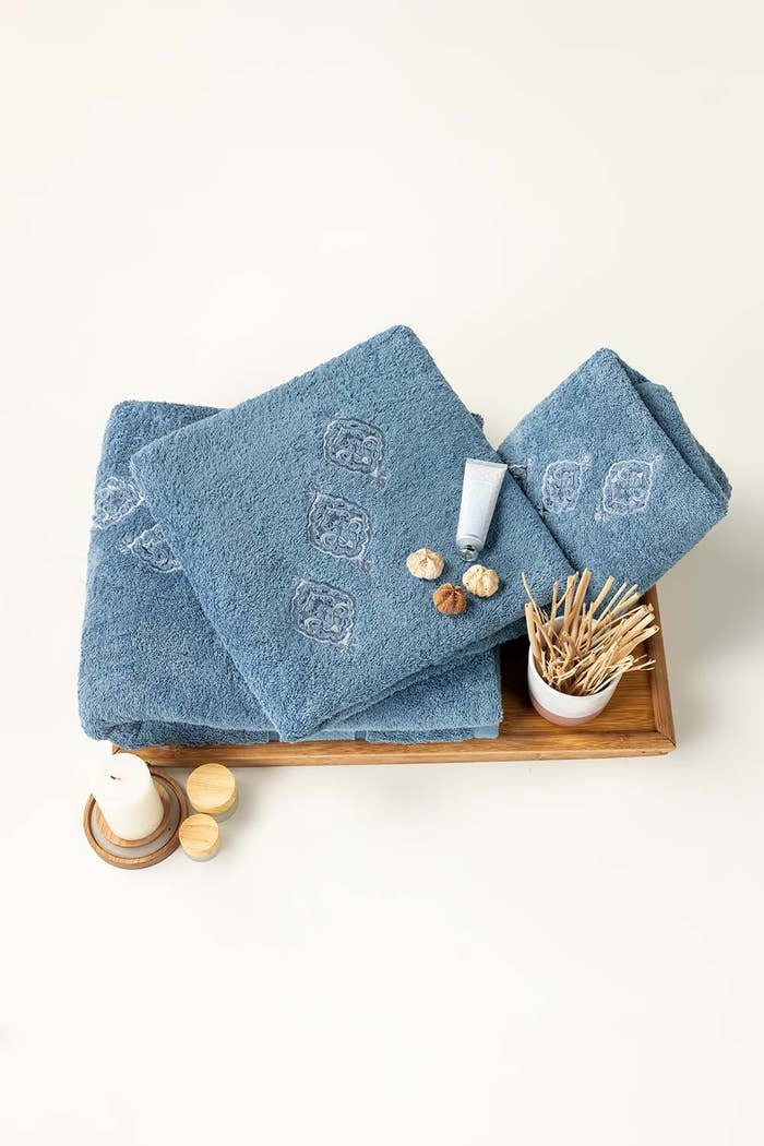 Oasis 3-Piece Combed Embroidered Towel Set