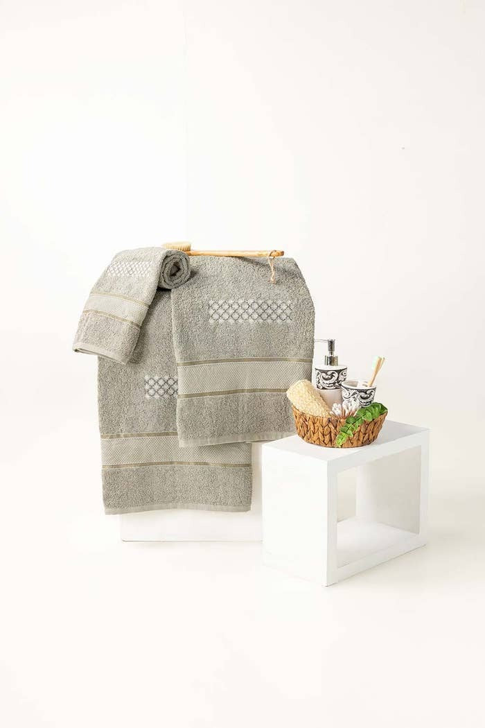 Wind 3-Piece Combed Embroidered Towel Set
