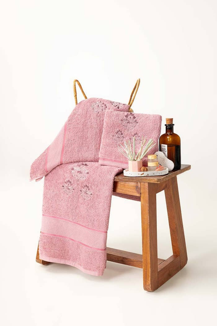 Petal Pink 3-Piece Combed Embroidered Towel Set